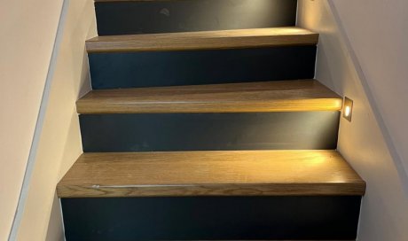 Installation d'éclairage LED dans montée d'escaliers à Talant